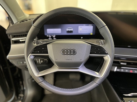 Audi Q3 7 of 8