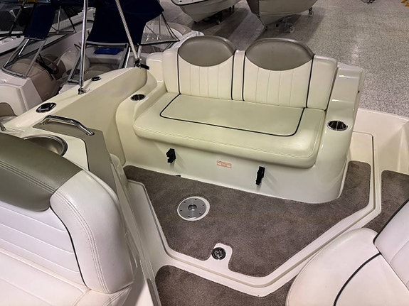 Sea Ray 240 Sundancer Mercruiser 5,0 MPI 260hk - 2007 8 of 12