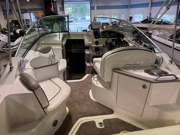 Sea Ray 240 Sundancer Mercruiser 5,0 MPI 260hk - 2007 7 of 12