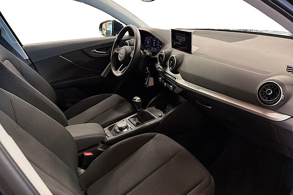 Audi Q2 6 of 23