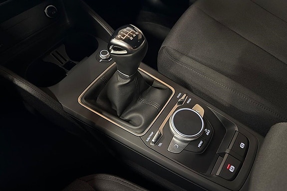 Audi Q2 18 of 23