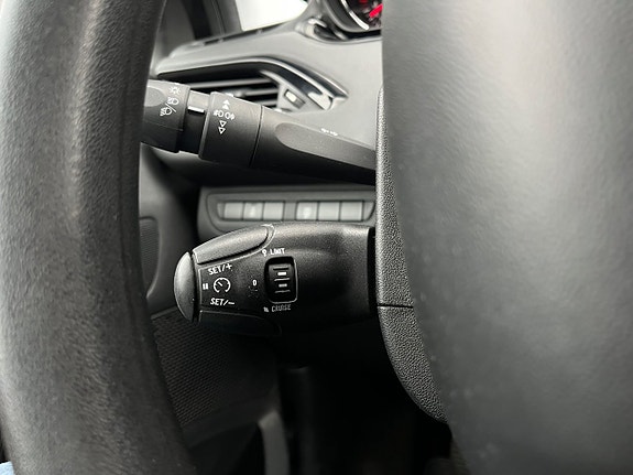 Peugeot 208 14 of 25