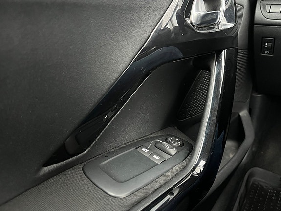 Peugeot 208 18 of 25