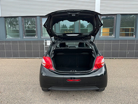 Peugeot 208 5 of 25