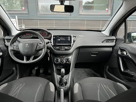 Peugeot 208 11 of 25