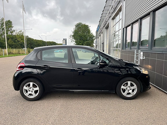 Peugeot 208 25 of 25
