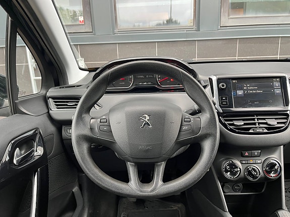 Peugeot 208 13 of 25