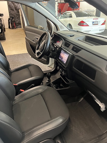 Renault Kangoo Express 3 of 6
