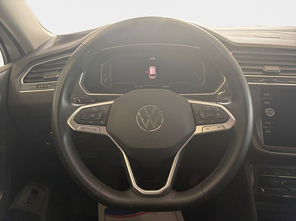 Volkswagen Tiguan Allspace 12 of 18