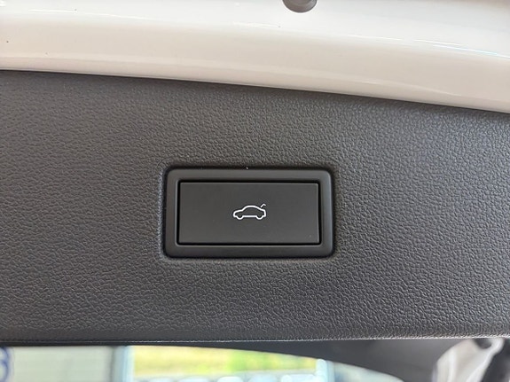 Volkswagen Tiguan Allspace 17 of 18