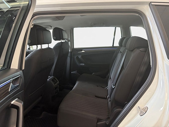 Volkswagen Tiguan Allspace 13 of 18