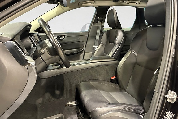 Volvo XC60 3 of 19