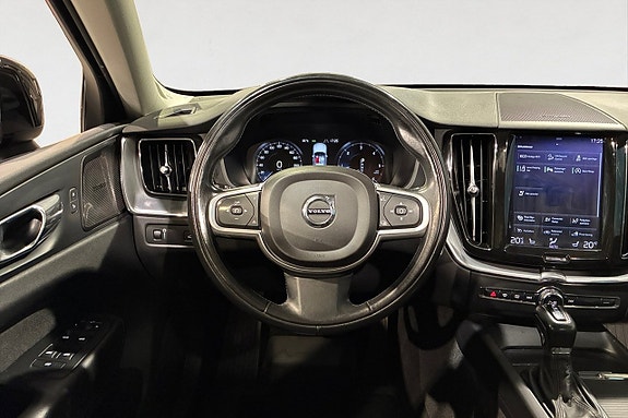 Volvo XC60 13 of 19