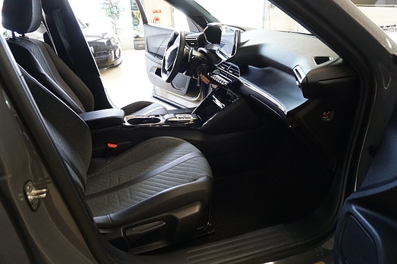 Peugeot 2008 7 of 13