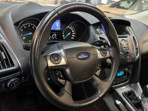 Ford Focus 8 of 17