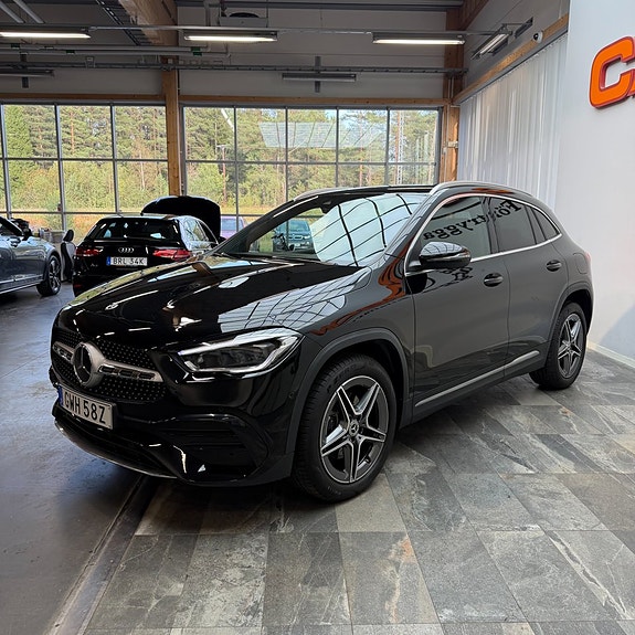Mercedes-Benz GLA250 e 5 of 11