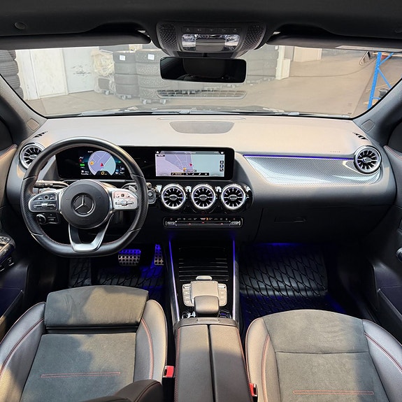 Mercedes-Benz GLA250 e 9 of 11