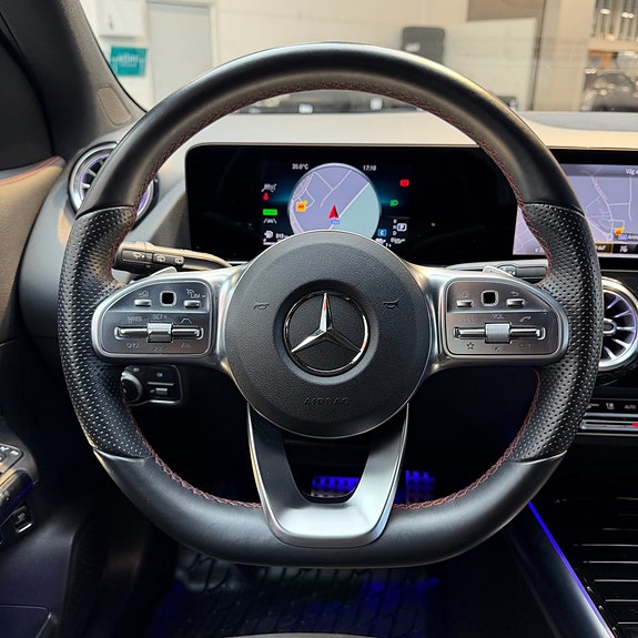 Mercedes-Benz GLA250 e 10 of 11
