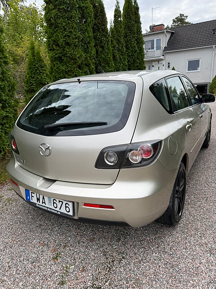 Mazda 3 4 of 7