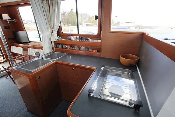 Beneteau Swift Trawler 34 FB 12 of 30