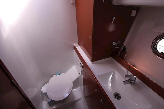 Beneteau Swift Trawler 34 FB 28 of 30