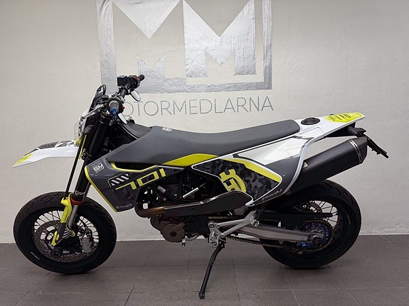 HUSKVARNA 701 Supermoto 9 of 15