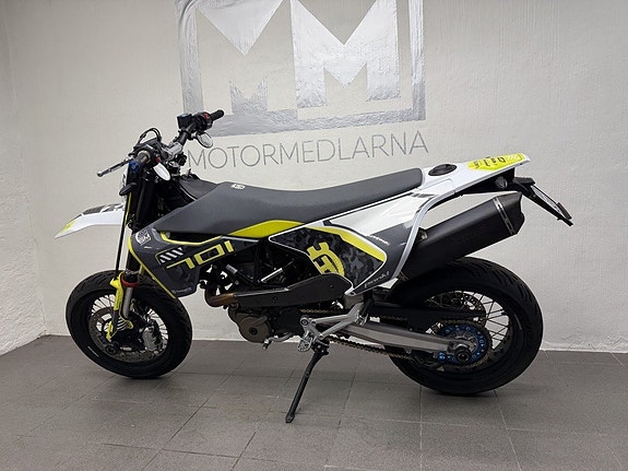 HUSKVARNA 701 Supermoto 10 of 15