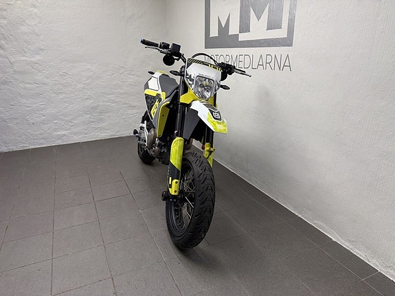 HUSKVARNA 701 Supermoto 6 of 15