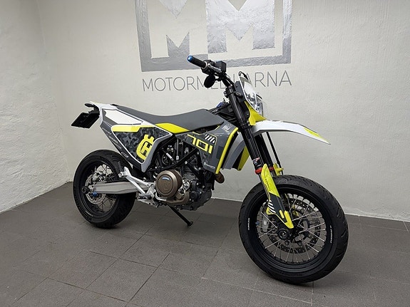 HUSKVARNA 701 Supermoto 3 of 15