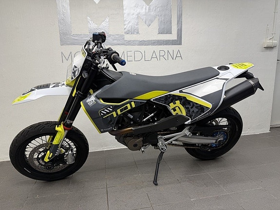 HUSKVARNA 701 Supermoto 8 of 15