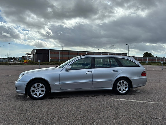 Mercedes-Benz E200 2 of 9