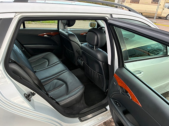 Mercedes-Benz E200 9 of 9