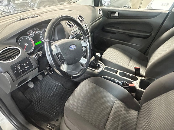 Ford Focus 9 of 13