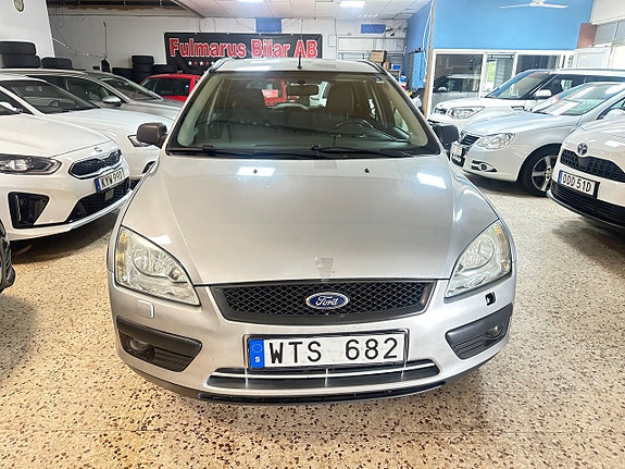 Ford Focus 2 of 13