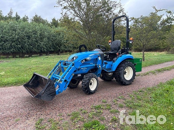 LS J27 HST Kompakttraktor med frontlastare och redskap...