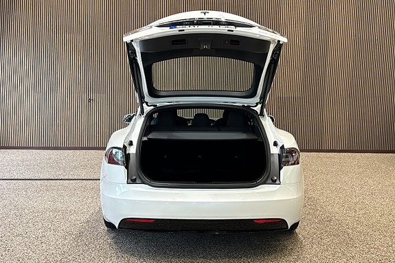 Tesla Model S 10 of 14