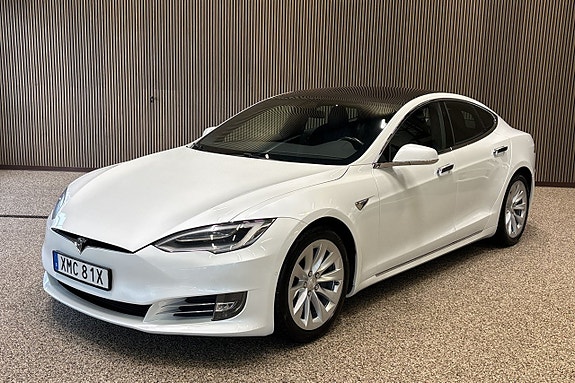 Tesla Model S 2 of 14