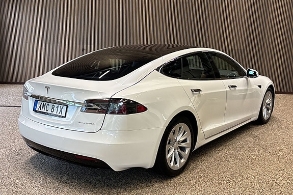 Tesla Model S 4 of 14