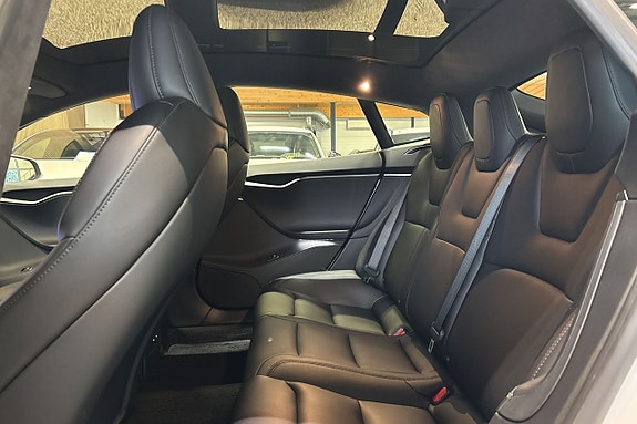 Tesla Model S 8 of 14