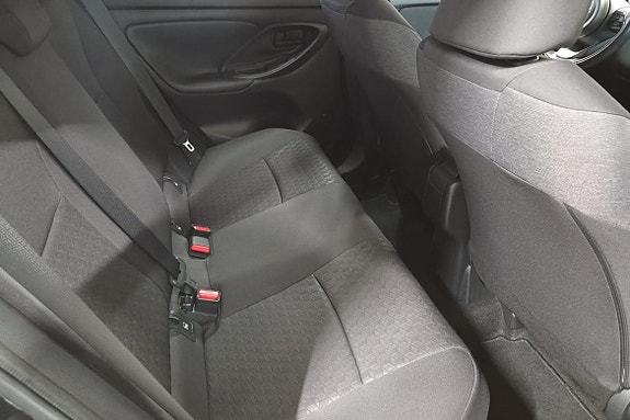 Toyota Yaris 16 of 20
