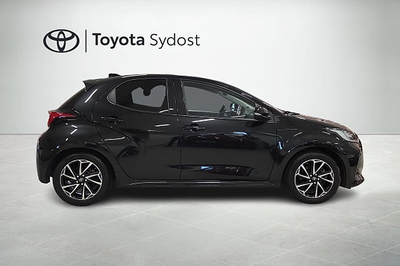 Toyota Yaris 8 of 20