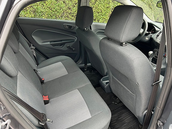 Ford Fiesta 8 of 10