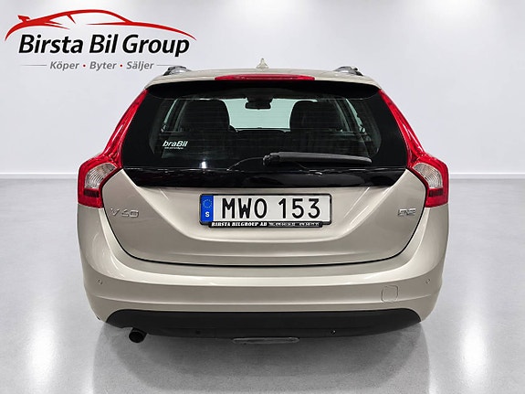 Volvo V60 4 of 23