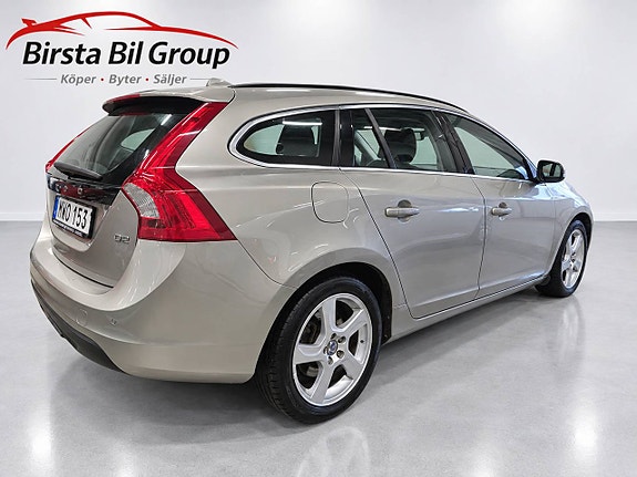 Volvo V60 3 of 23
