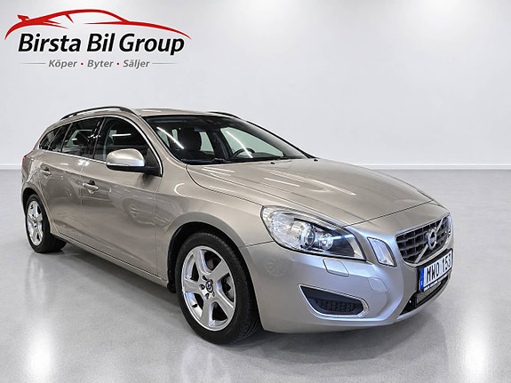 Volvo V60 2 of 23
