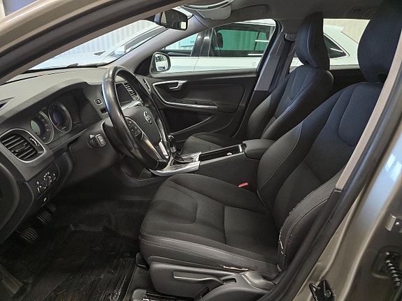 Volvo V60 6 of 23