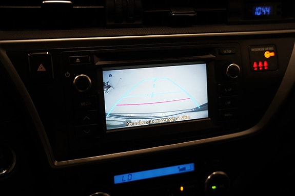 Toyota Auris 14 of 18