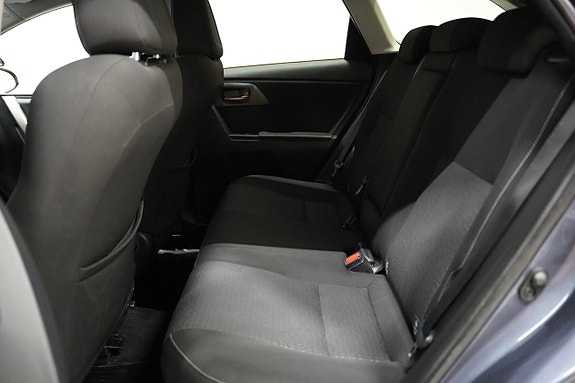 Toyota Auris 16 of 18