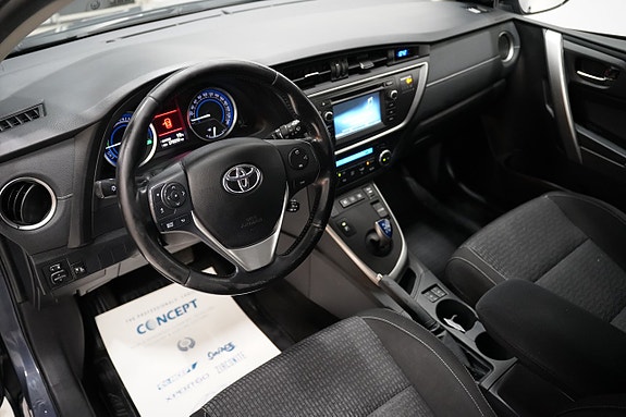 Toyota Auris 5 of 18