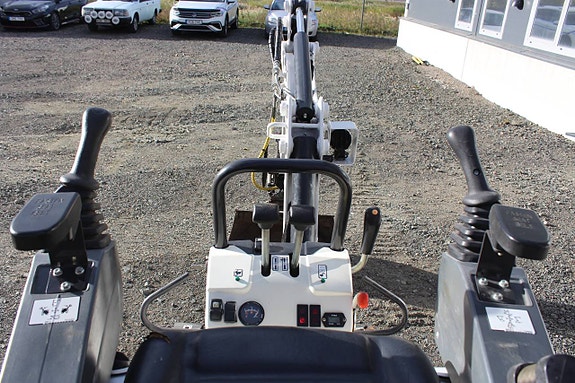 Minigrävare Bobcat E10 tiltfäste 8 of 11